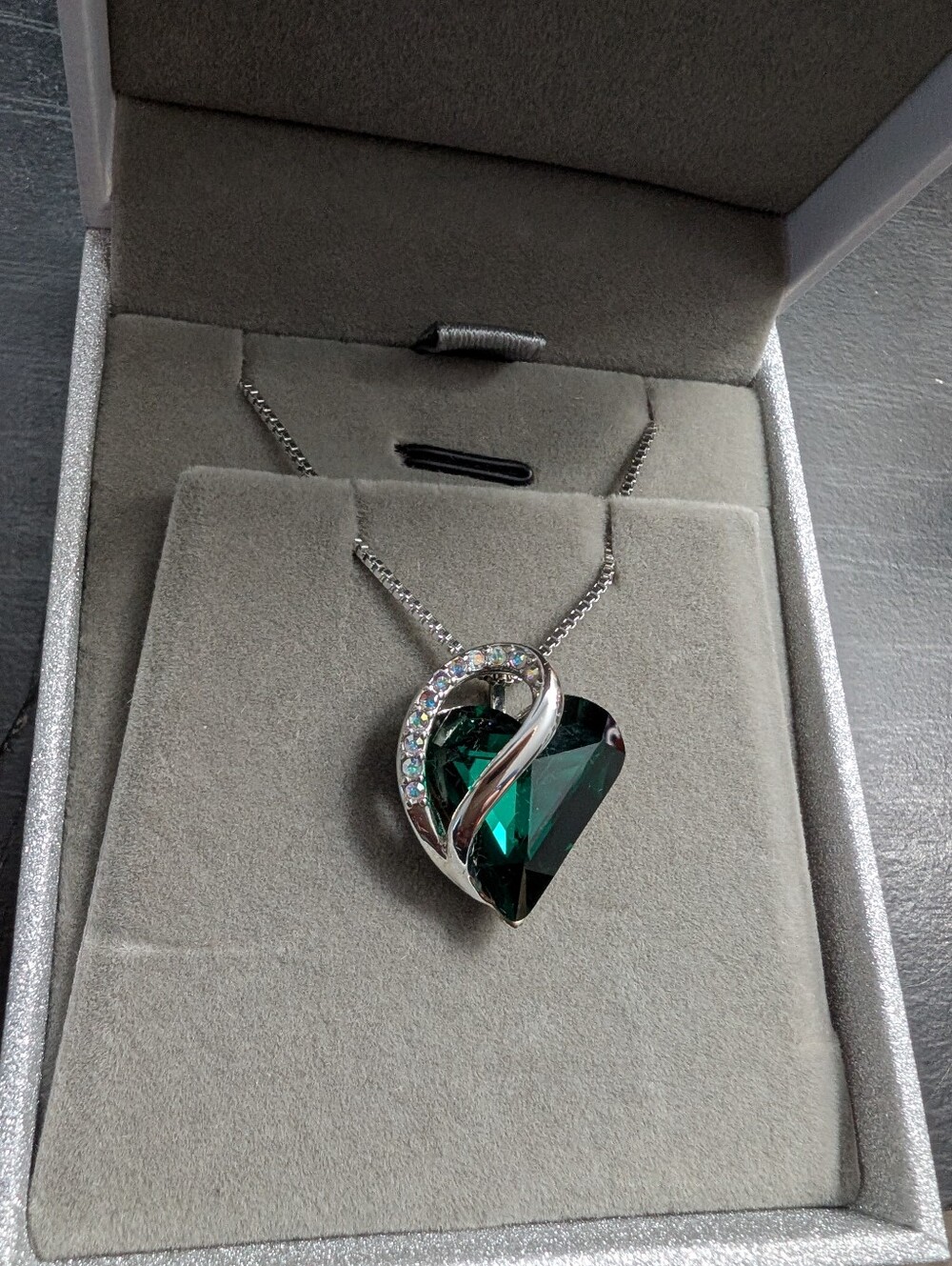 Emerald Green Heart Infinity Necklace - Women's Jewelry
